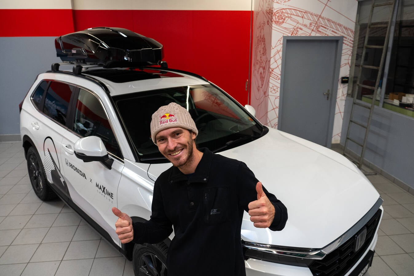 Exklusive Partnerschaft mit Maxime Chabloz, Weltmeister im Freeride und Kitesurfen